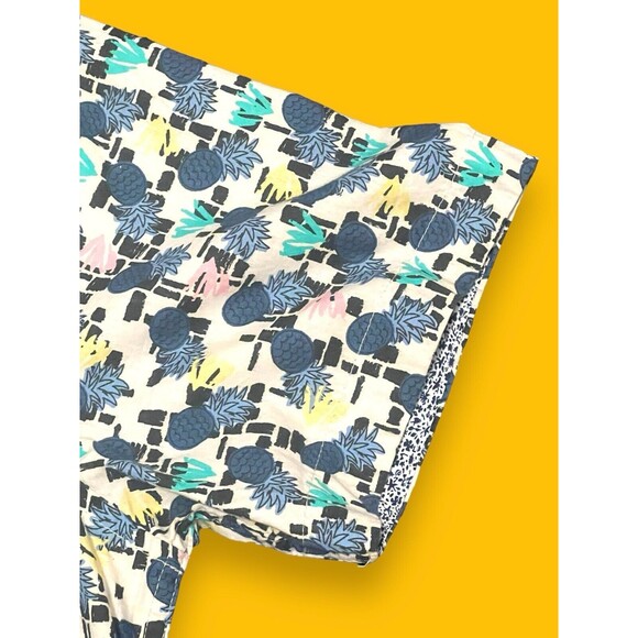 Recess Pineapples Summer Button Down Short Sleeve Men's Medium Slim Fit NWT New - Picture 3 of 8
